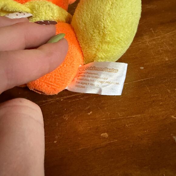 Pokemon 2010 Flareon Pokedoll Plush Pokemon Center - Picture 4 of 7